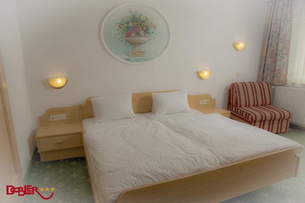 Ferienhotel Dobler Weissenbach am Lech Rom bilde
