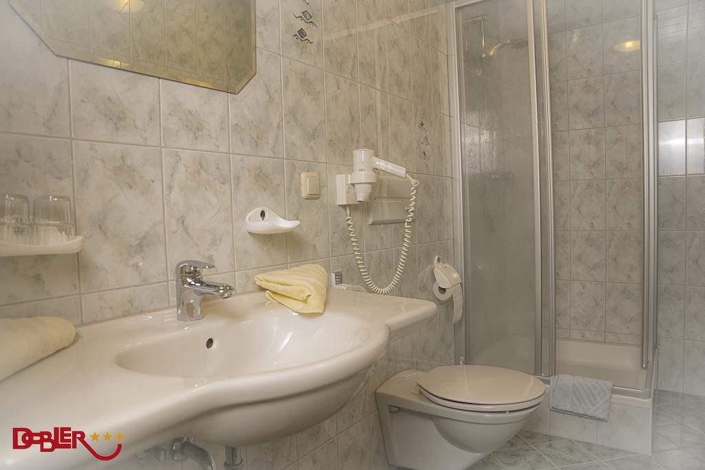 Ferienhotel Dobler Weissenbach am Lech Rom bilde